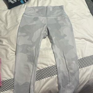 Alo Camoflauge leggings